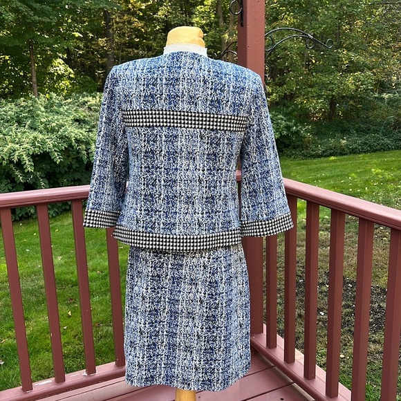 Cabi small reina club blue multi blazer and skirt set. - Picture 6 of 16